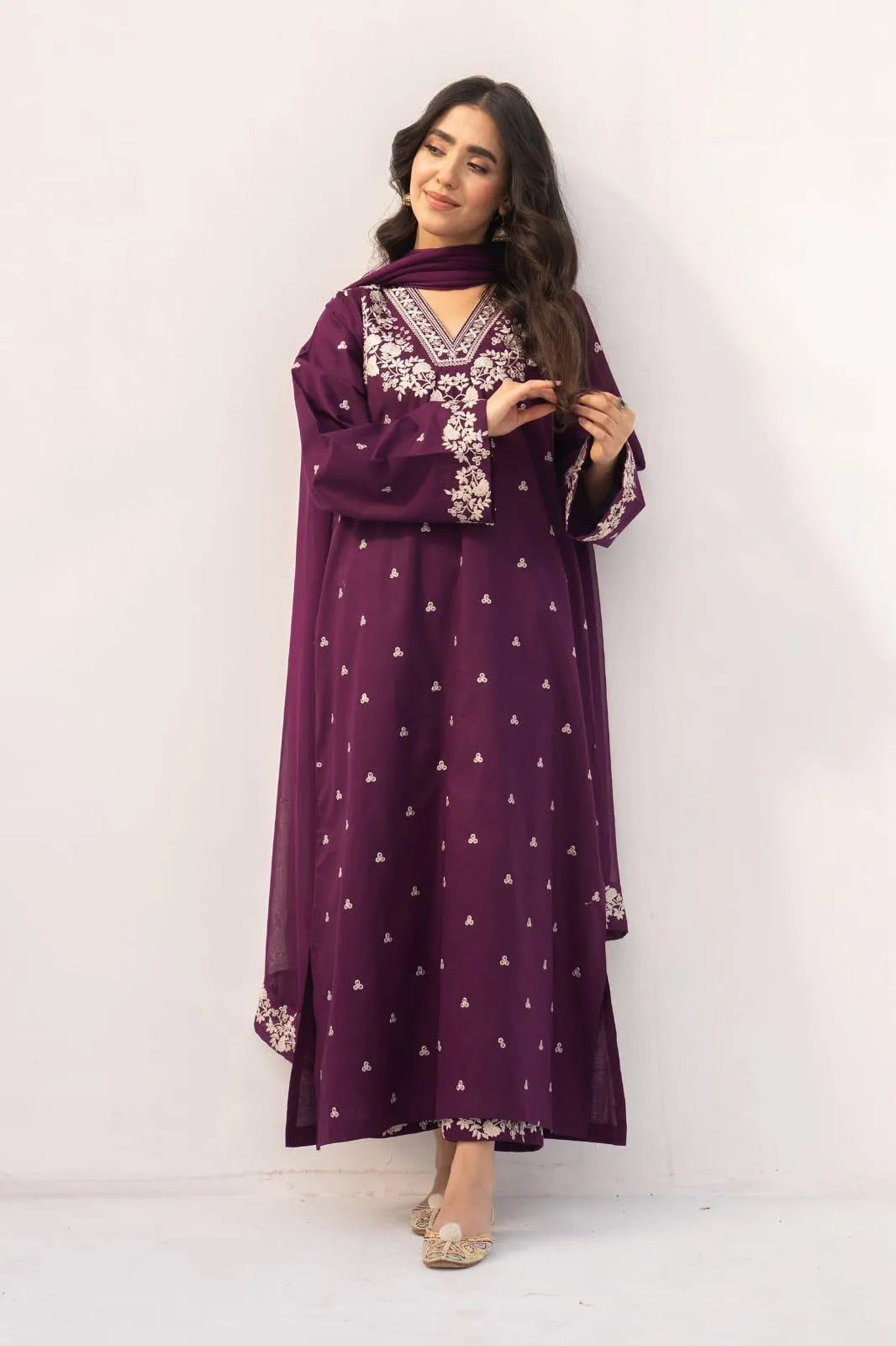 3 Pcs Women's Unstitched Embroidered Suit