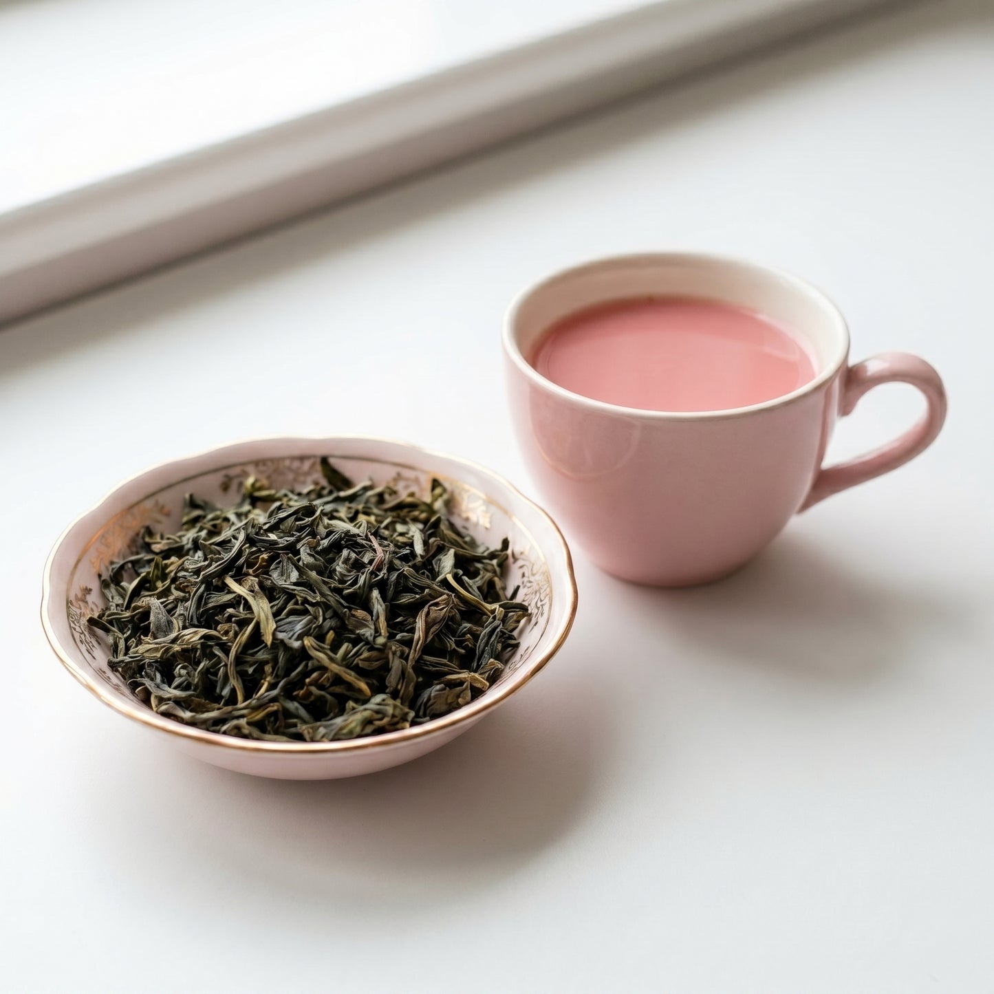 Premium Kashmiri Pink Tea (Ghulabi Chai) – Pure Gulabi Chai Leaves | MakeMeBuy.pk